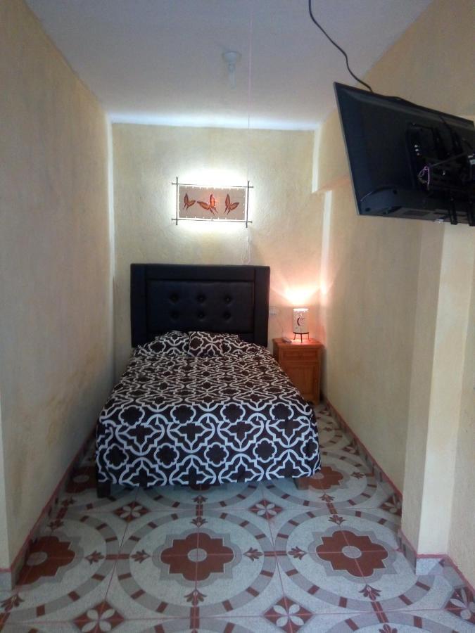 Hospedaje Casa Cortes - Recamaras De Descanso, Tepoztlan Mor - No Contamos Con Estacionamiento Εξωτερικό φωτογραφία