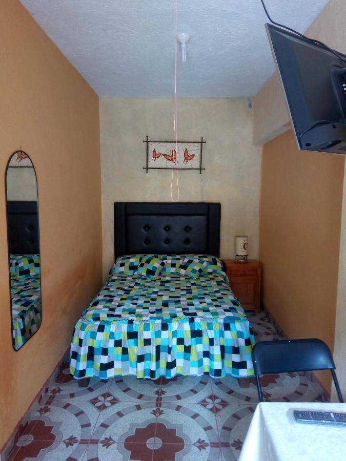 Hospedaje Casa Cortes - Recamaras De Descanso, Tepoztlan Mor - No Contamos Con Estacionamiento Εξωτερικό φωτογραφία