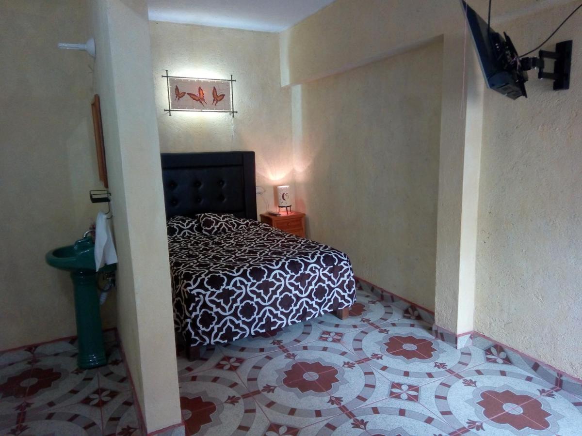 Hospedaje Casa Cortes - Recamaras De Descanso, Tepoztlan Mor - No Contamos Con Estacionamiento Εξωτερικό φωτογραφία