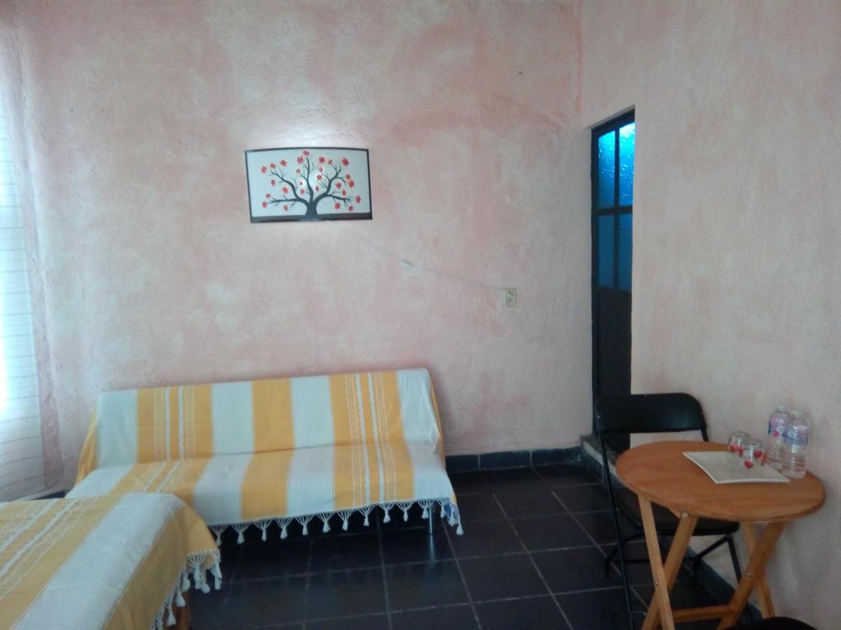 Hospedaje Casa Cortes - Recamaras De Descanso, Tepoztlan Mor - No Contamos Con Estacionamiento Εξωτερικό φωτογραφία