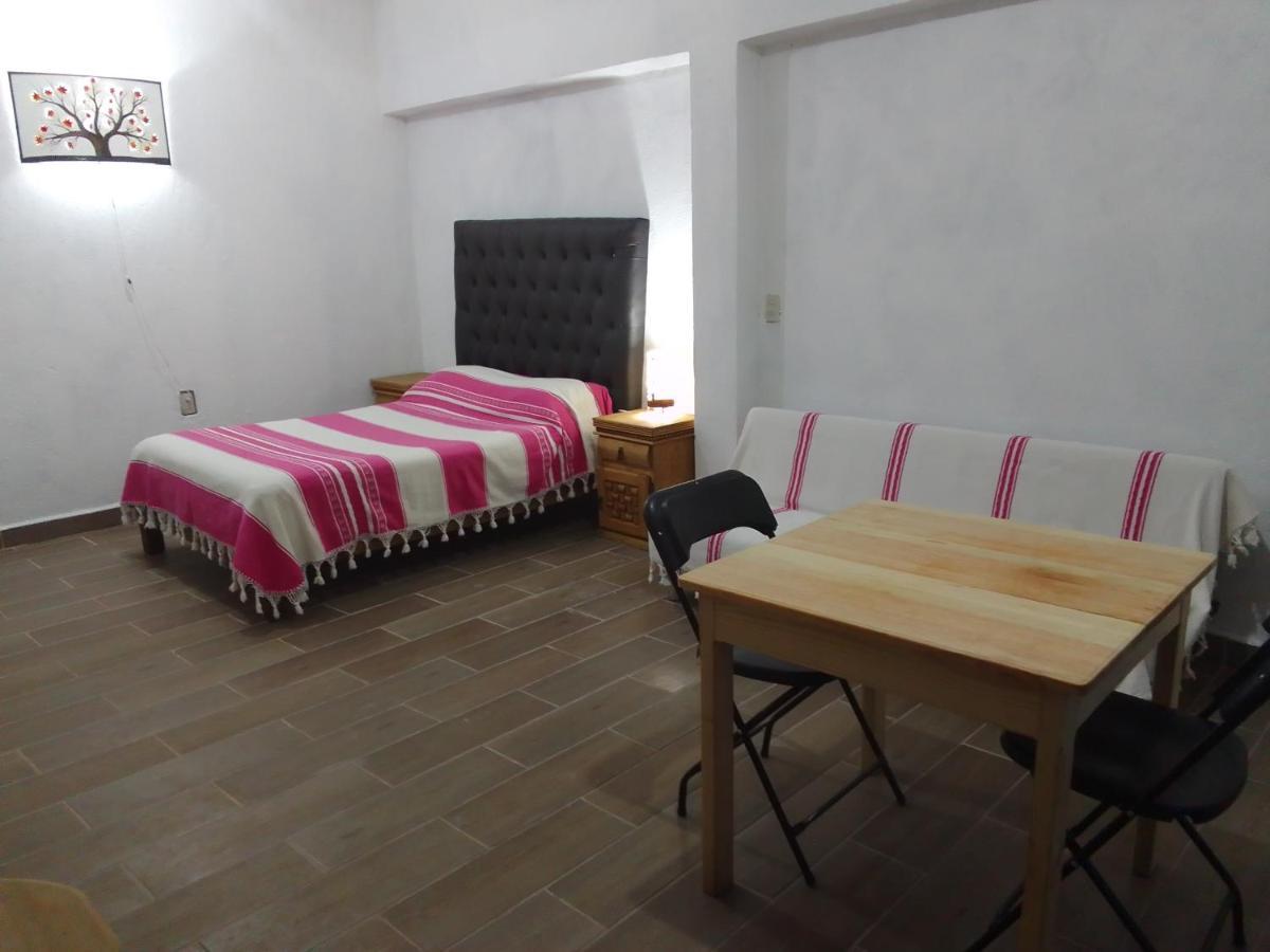 Hospedaje Casa Cortes - Recamaras De Descanso, Tepoztlan Mor - No Contamos Con Estacionamiento Εξωτερικό φωτογραφία