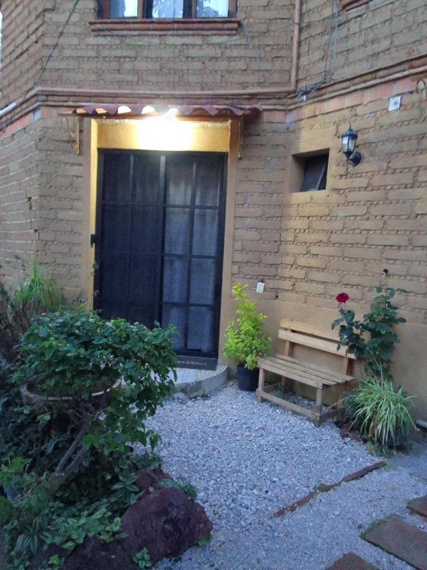 Hospedaje Casa Cortes - Recamaras De Descanso, Tepoztlan Mor - No Contamos Con Estacionamiento Εξωτερικό φωτογραφία